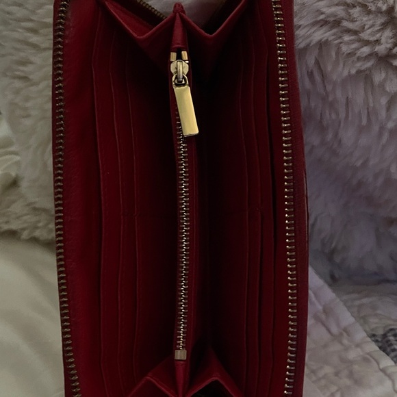 Tory Burch Bold Red Zip Around Wallet - Picture 2 of 6